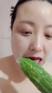 老母狗自慰