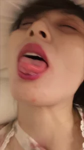 大屁股吃鸡巴吃的津津有味