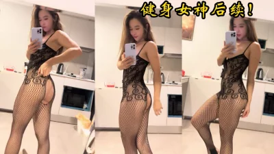 爆乳被内射全程潮吹！看下面简阶可约她
